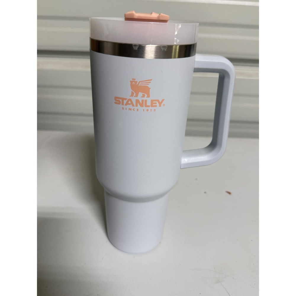 Stanley Quencher H2.0 FlowState Tumbler 40oz Vintage Cloud Light Blue Peach Logo